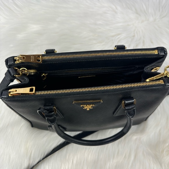 Prada Black Saffiano Galleria Leather Handle Bag - Picture 11 of 16